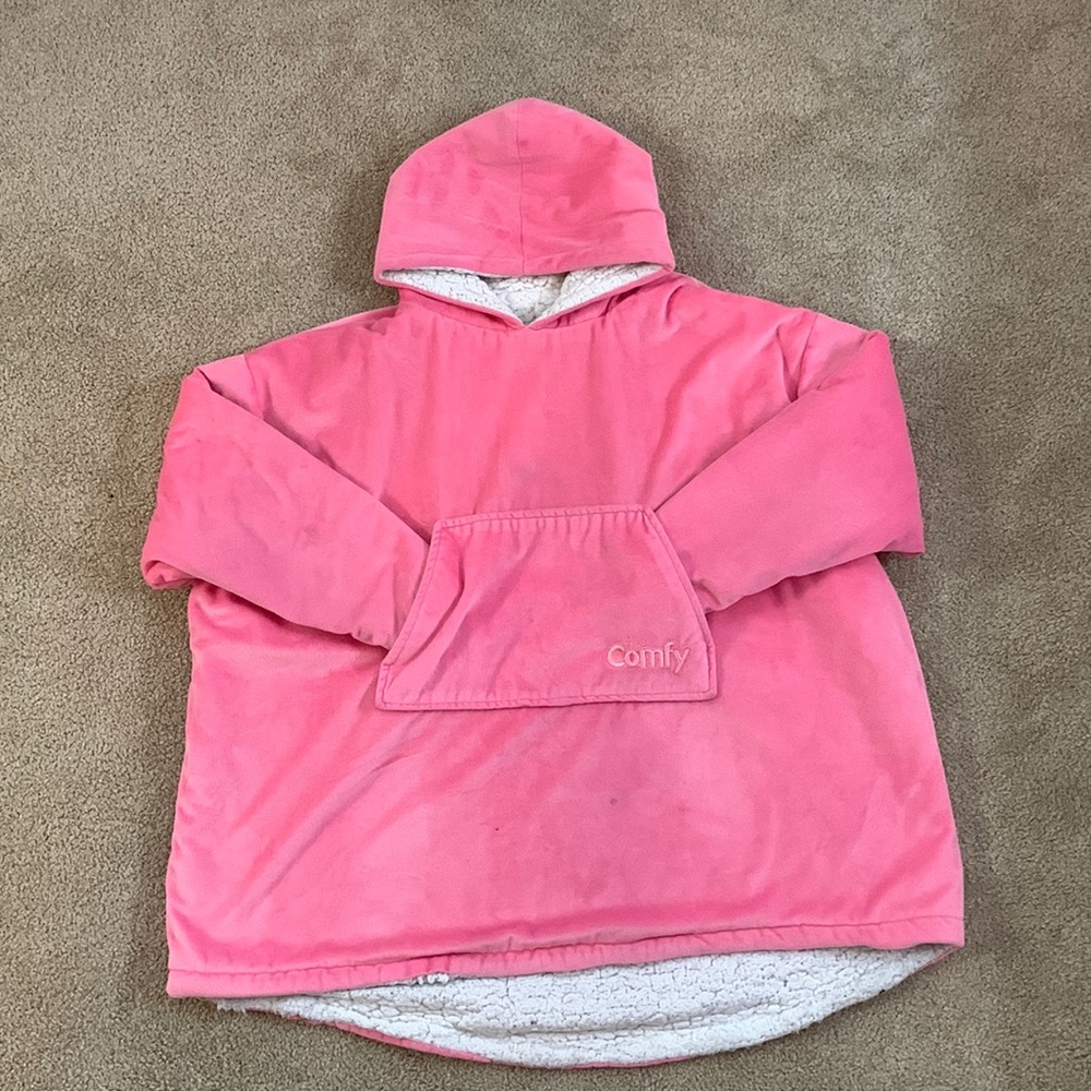 Comfy pink fluffy hoodie!